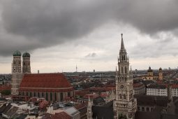 Münchner Wahrzeichen / Frauenkirche und Rathausturm, Indoor