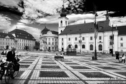 Haus des Deutschen Ostens, TT_01_21_HDO_Hermannstadt - Piața Mare 17-09-2017_1040x693